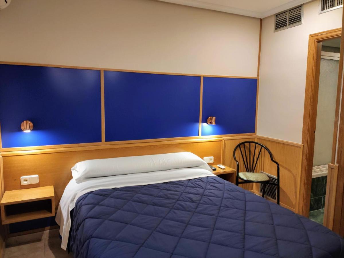 Tripolis Toledo Hotel Bagian luar foto
