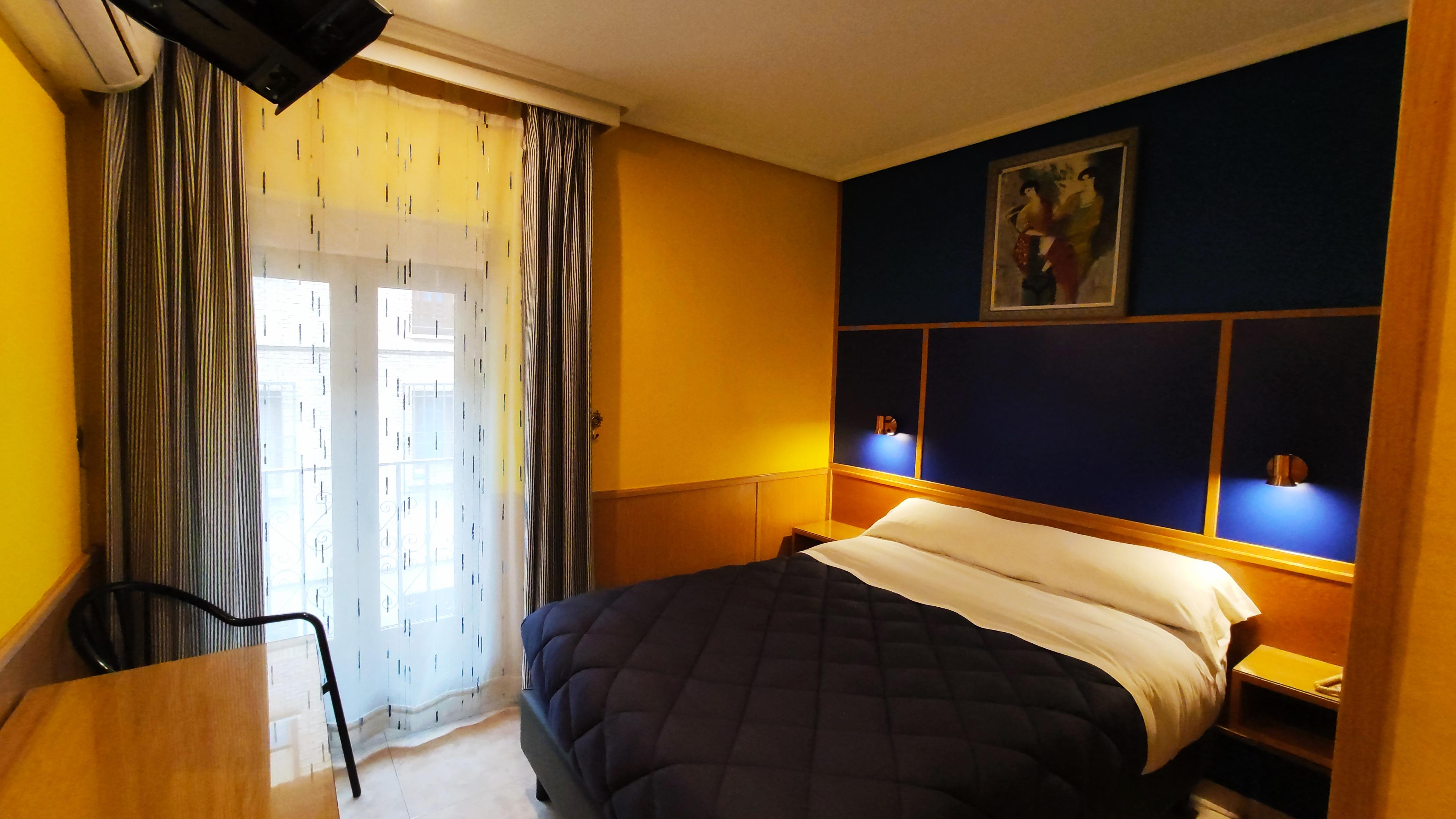 Tripolis Toledo Hotel Bagian luar foto