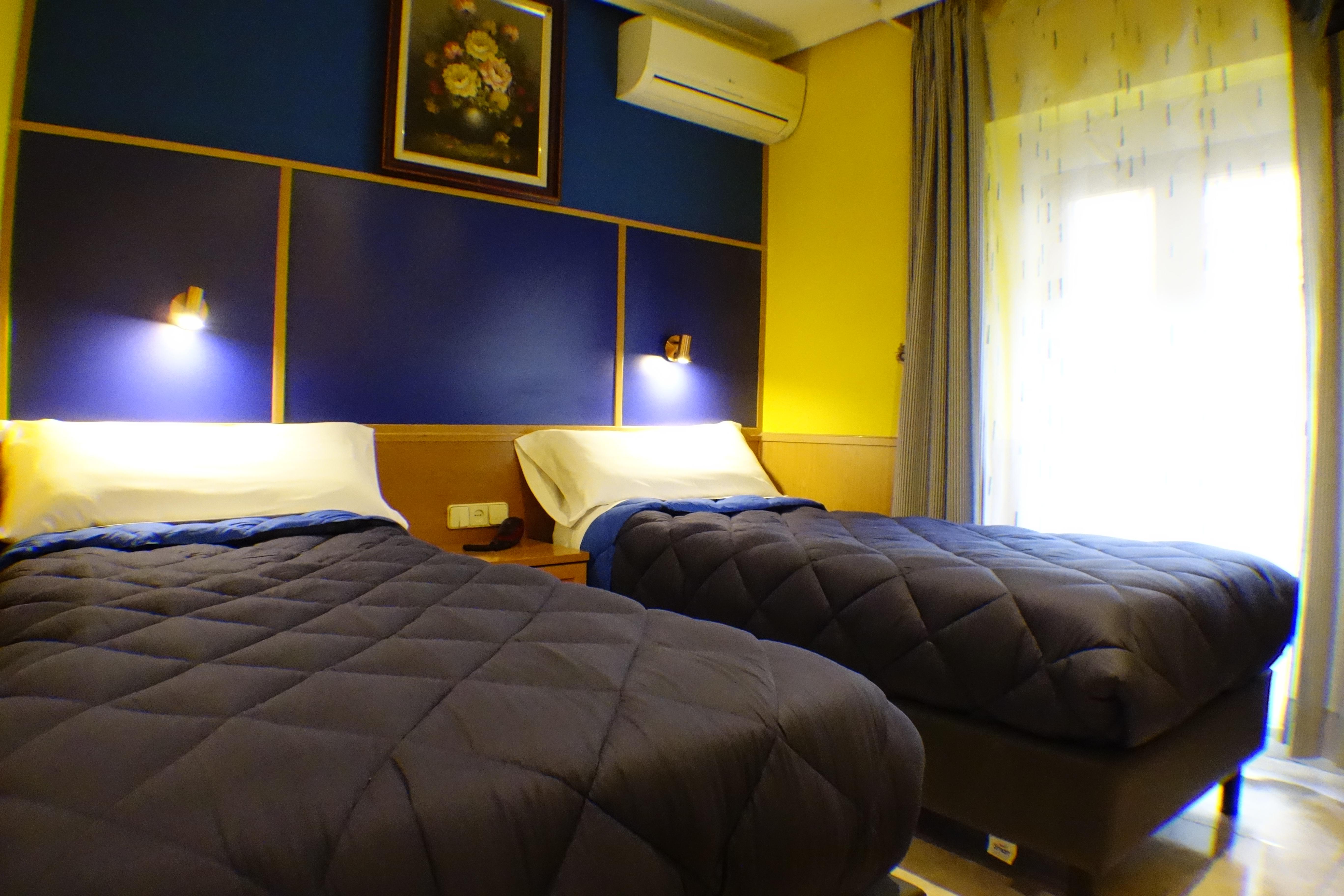 Tripolis Toledo Hotel Bagian luar foto