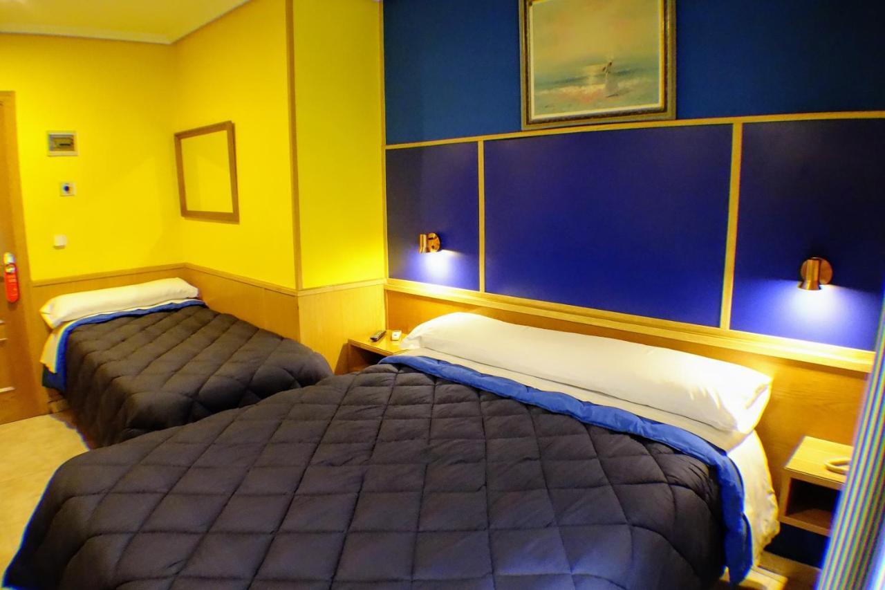 Tripolis Toledo Hotel Bagian luar foto
